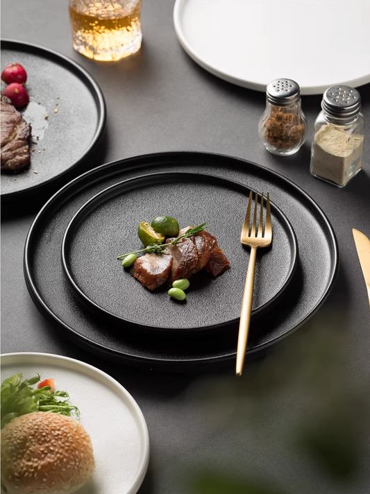 Ceramic flat plate for restaurant and cafe serving